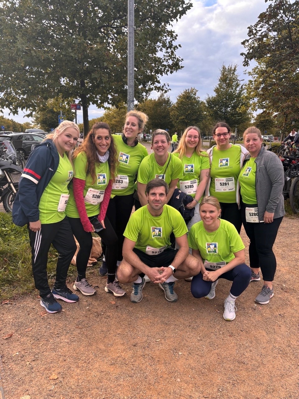 Ein sportliches Highlight für unsere Praxis - Teambild Santander RUN & FUN